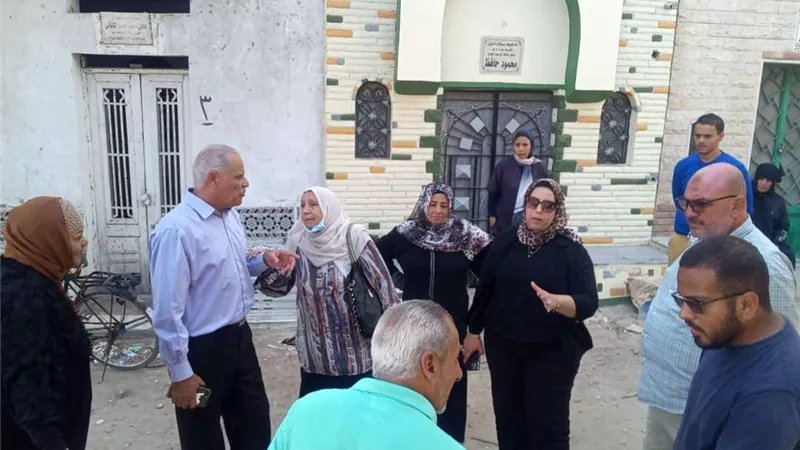 إزالة المباني المخالفة التي تعوق حركة الشوارع بأحياء المنصورة