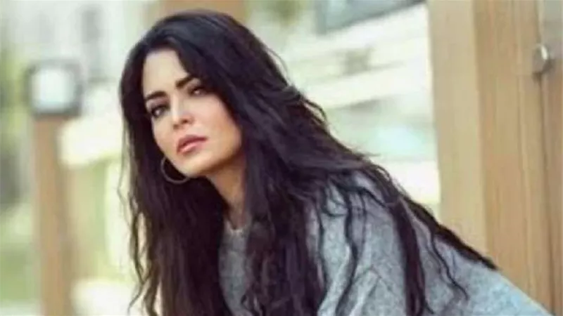 بإطلالة مخيفة.. أسماء جلال تفزع متابعيها عبر 