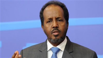 لحشد دعم إقليمي ضد الإرهاب.. رئيس الصومال يصل أوغندا في زيارة غير معلنة