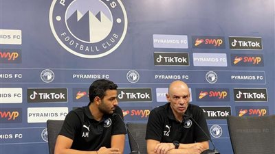 مدرب بيراميدز تاكيس جونياس يبدي إعجابه بهذا اللاعب