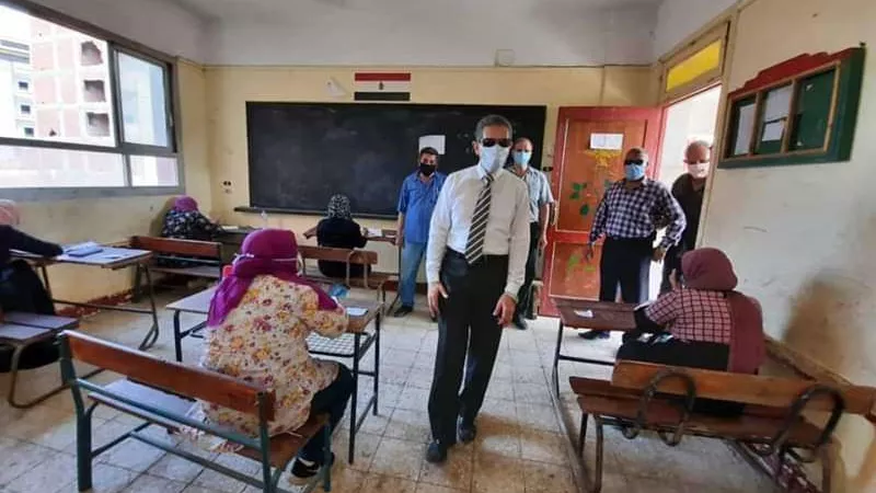 محافظ الغربية يتفقد 36 لجنة امتحانية للثانوية العامة بالمحلة وسمنود