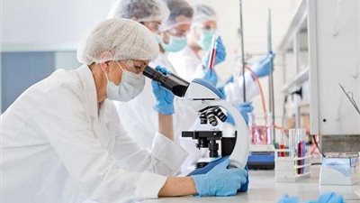 منها الإسهال.. الكشف عن ثلاثة أعراض جديدة للإصابة بفيروس كورونا