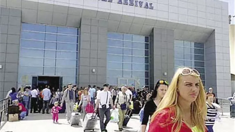 مطار الغردقة الدولى يستقبل 99 رحلة طيران تقل على متنها 16 ألف سائح