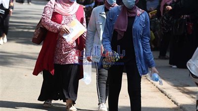 اليوم.. طلاب الثانوية العامة شعبة علمى رياضيات يؤدون امتحان الديناميكا