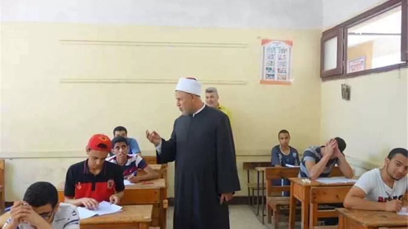 رصد 9 حالات غش بين طلاب الثانوية الأزهرية
