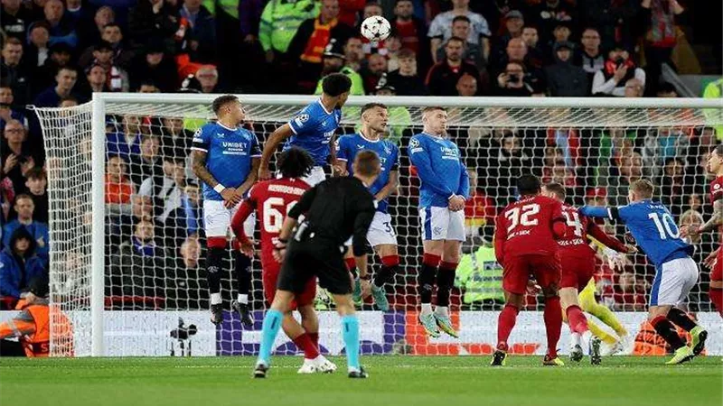 دوري الأبطال.. ليفربول ضيفاً ثقيلاً على رينجرز الليلة