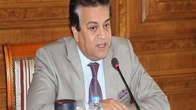الأعلى للجامعات: الجمع بين التعليم الإلكتروني والمباشر العام المقبل