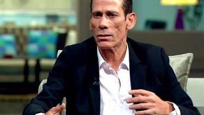 منها فقدان الشهية| عزب شو يكشف كواليس إصابه شقيقة بفيروس كورونا