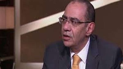 رئيس اللجنة العلمية: 