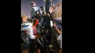 كانت محملة بمواد بناء.. فيديو حادث دهس تريلا الدائري المفزع
