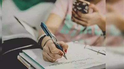 القبض على شخص يدير قناة على المواقع الإلكترونية لتسريب الامتحانات بالقاهرة