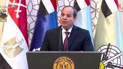 السيسي: واقفون على أرض صلبة و عبرنا الأزمات بالإرادة والتحدي