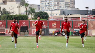 تدريبات بدنية وخططية بمران الأهلي استعدادًا لمباراة الاتحاد المنستيري