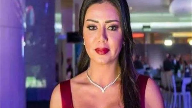 بعد إطلالتها الأخيرة| رانيا يوسف تصدم متابيعها بلوك جديد والجمهور يعلق.. فيديو