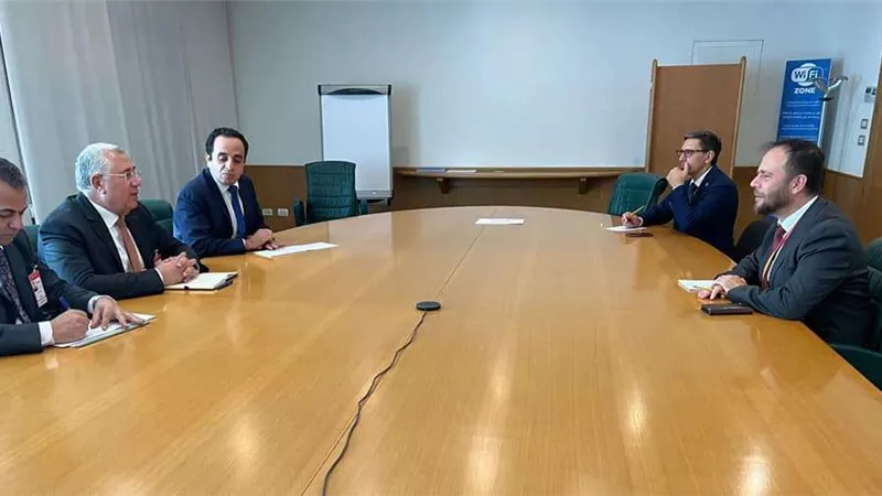 القصير يبحث مع رئيس لجنة الأمن الغذائي بالفاو  سبل مواجهة تأثير التغيرات المناخية على الزراعة