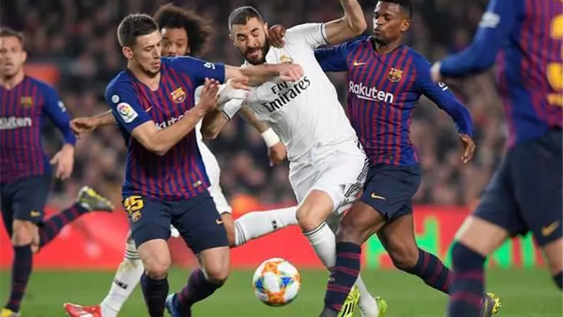 كلاسيكو الأرض.. مارتينيز حكما  لـ مباراة ريال مدريد وبرشلونة