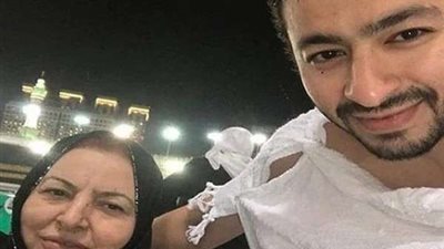 رامي وحيد يطلب الدعاء لوالدة حمادة هلال.. صورة