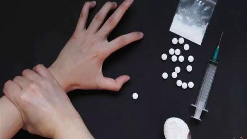 بجرعة زائدة.. مصرع شاب من المخدرات بالمنيرة