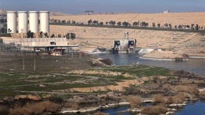 انخفاض منسوب مياه نهر الفرات بسوريا بسبب بناء تركيا للسدود