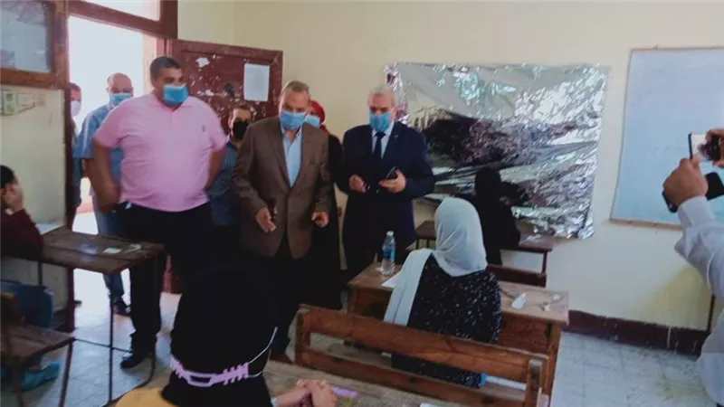 محافظ القليوبية يتفقد عدد من لجان الثانوية العامة بالمحافظة