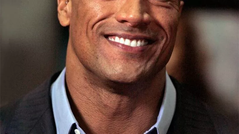 بالفيديو.. ذا روك يروج لفيلمه الجديد Black Adam