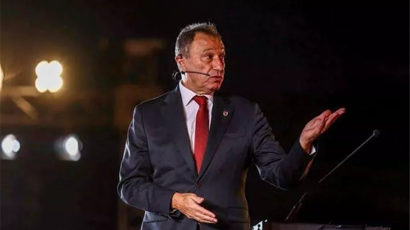 الخطيب ينهي الفحوصات الطبية بفرنسا و يغادر إلى السعودية
