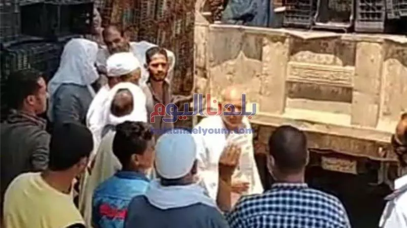 حملات مكبرة لإزالة الإشغالات وتطهير الشوارع في سمالوط بالمنيا