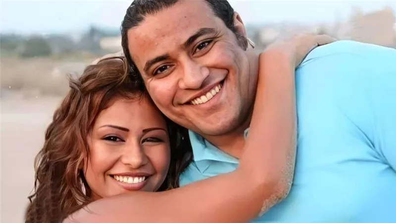 حسام حبيب وسارة الطباخ عصابة .. والدة شيرين عبدالوهاب تستنجد بالرئيس السيسي:بنتي بضيع مني أنقذوها