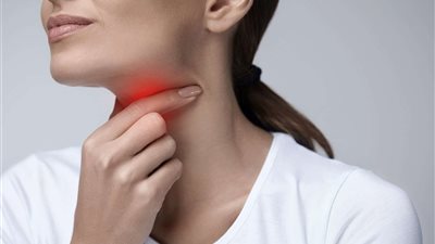 4 مشروبات لعلاج التهاب الحلق.. بدون مضادات حيوية
