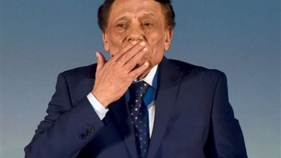 عادل إمام: بعزي الشعب المصري والعالم العربي كله في وفاة رجاء الجداوي