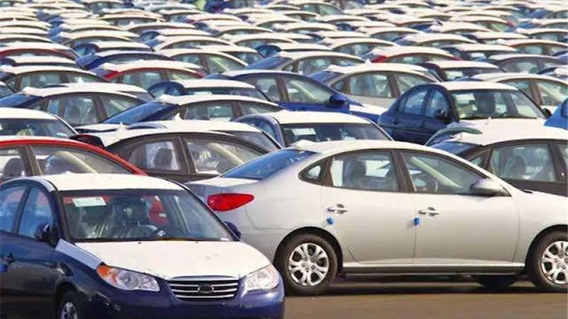 عضو مجلس النواب يكشف عن مفاجأة هام بشأن أسعار السيارات.. فيديو