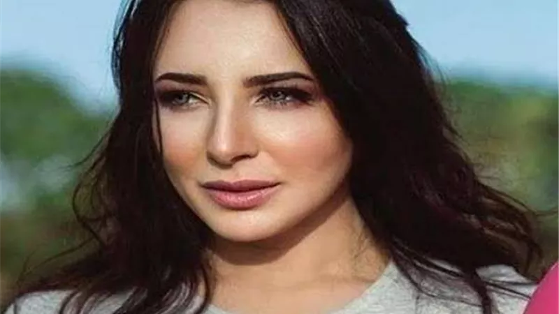ساندي تخطف قلوب متابعيها بلوك جديد.. صور