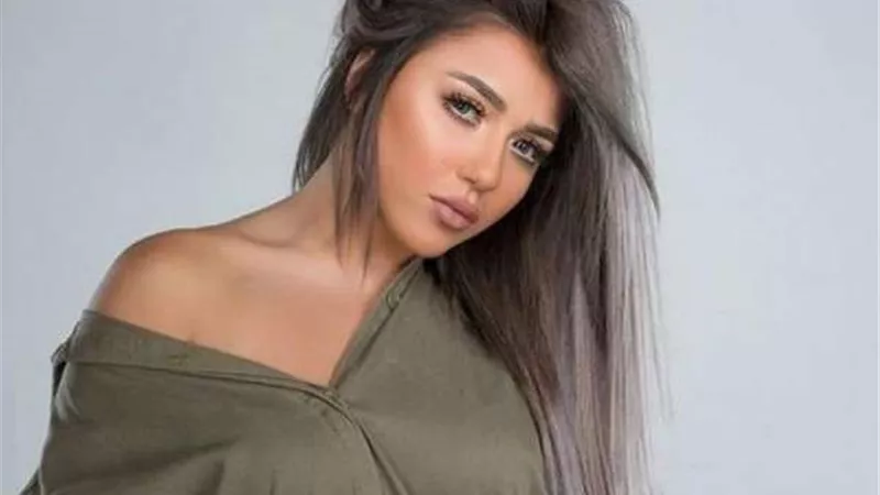 بإطلالة مثيرة وجريئة.. سارة سلامه تشعل السوشيال ميديا في أحدث ظهور لها
