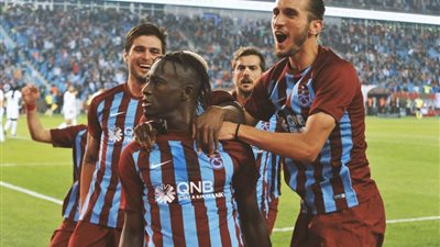 طرابزون يسقط في فخ التعادل مع أنطاليا في الدوري التركي