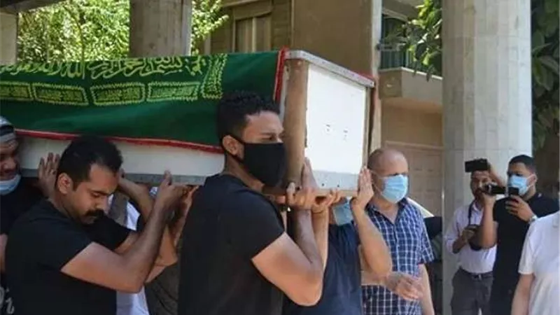 خروج جثمان المنتجة مي مسحال من منزلها بالمهندسين.. صور