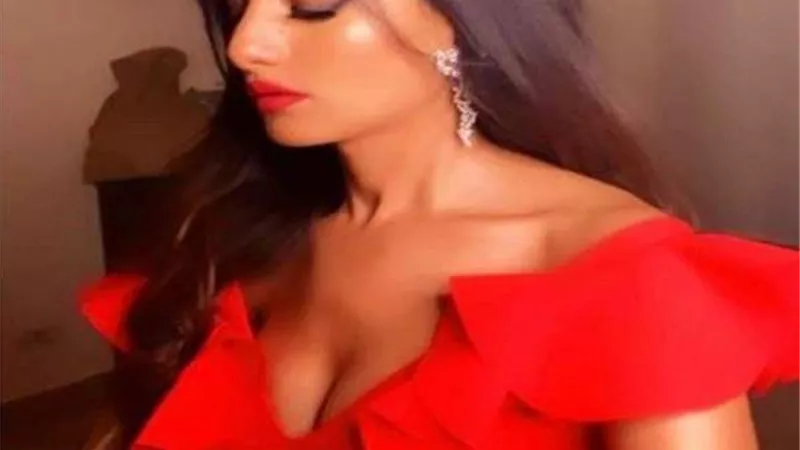 بالأبيض والأسود.. زينة تخطف متابعيها في أحدث جلسة تصوير لها