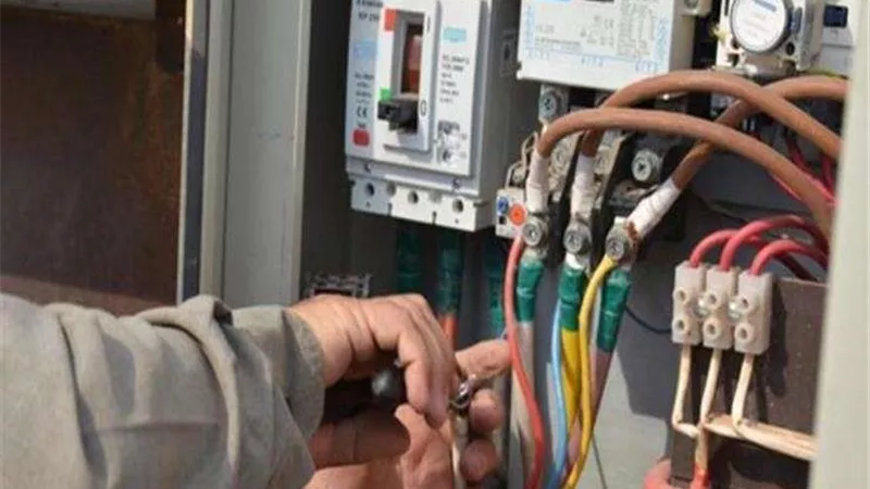 ضبط 13835 قضية سرقة تيار كهربائي.. خلال 24 ساعة