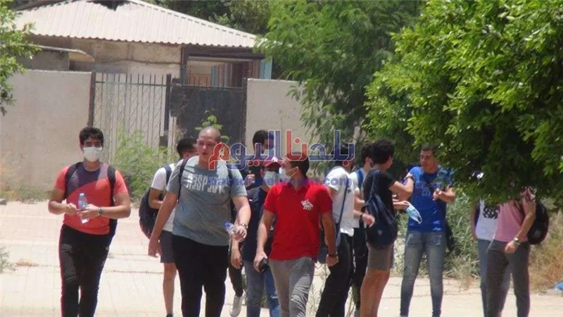 التعليم تُوفر أدوات الإجراءات الوقائية للطلاب قبل دخول لجان الامتحان بالجيزة