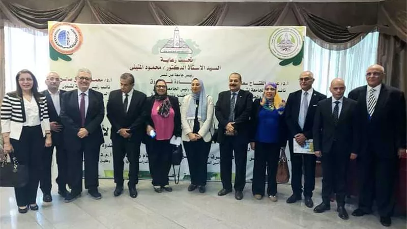 رئيس جامعة بنى سويف يسلم 51 لاب توب لطلاب كلية ذوى الاحتياجات الخاصة