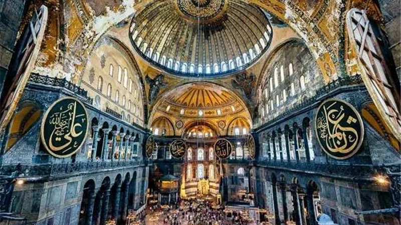 موقف صادم لمفتي عمان بشأن تحويل آيا صوفيا إلى مسجد
