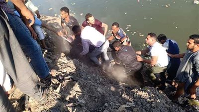 انتشال جثة شخص غرق بمياه ترعة الملاح بأسيوط