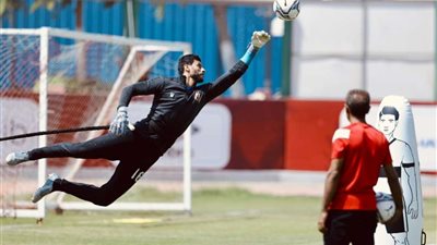 فايلر يطمئن على تدريبات حراس المرمى