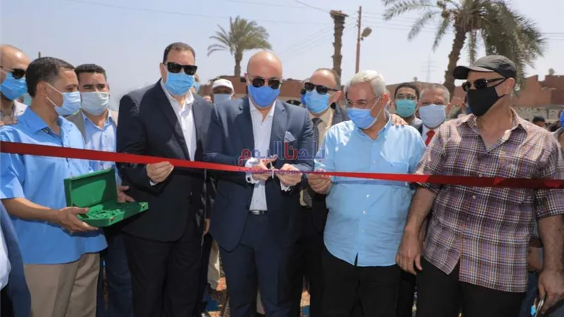 محافظ بني سويف يطلق شارة بدء تشغيل الصرف الصحي بـ