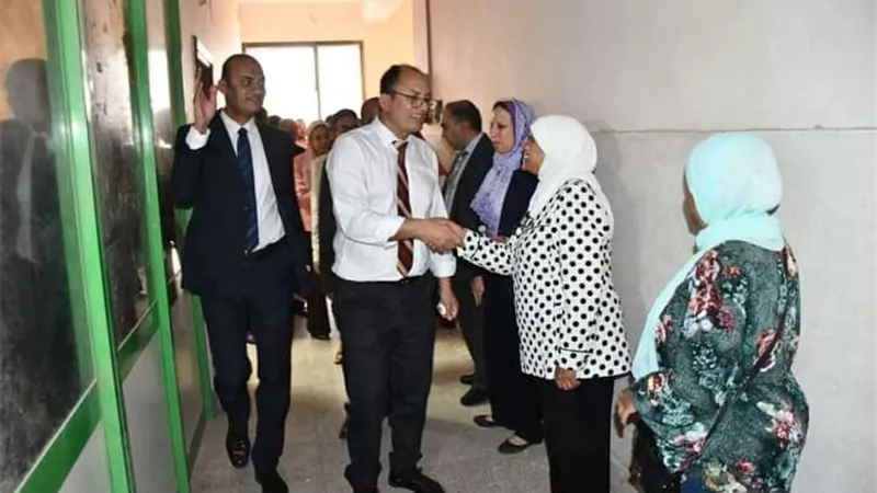 رئيس جامعة حلوان يتابع آخر أعمال التطوير بكلية الصيدلة