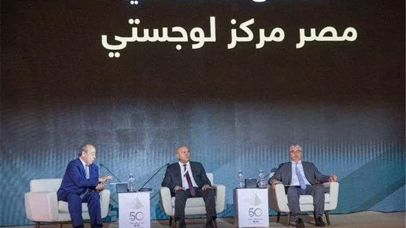 وليد جمال الدين: إنشاء منطقة لوجيستية مع موانئ دبي العالمية في السخنة لخدمة المستثمرين