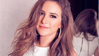 بفستان ملائكي شاهد أحدث صور عقد قرآن شيري عادل وطارق صبري