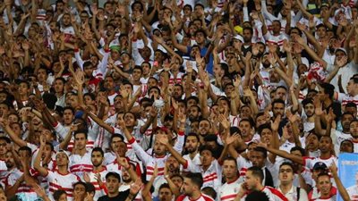 جماهير الزمالك توجه رسالة خاصة للاعبين أمام فندق الإقامة بالإمارات