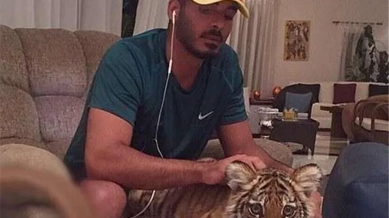فضائح كبرى تكشف الحياة التي عاشها شقيق أمير قطر في أمريكا.. صور