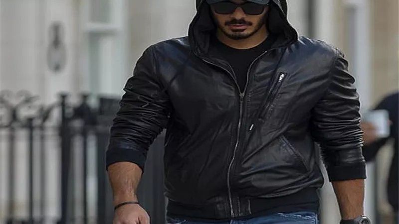 بالصور.. فضائح شقيق أمير قطر 