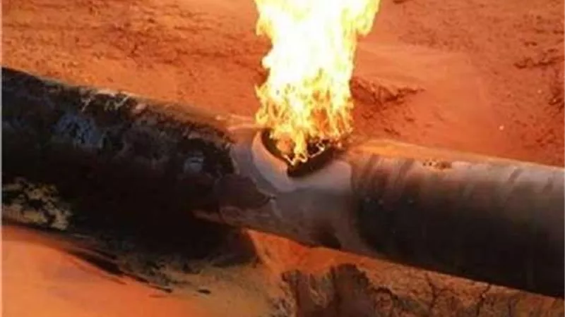 دوي انفجار.. تفاصيل كسر بماسورة غاز بنطاق ترعة الزمر بحي العمرانية